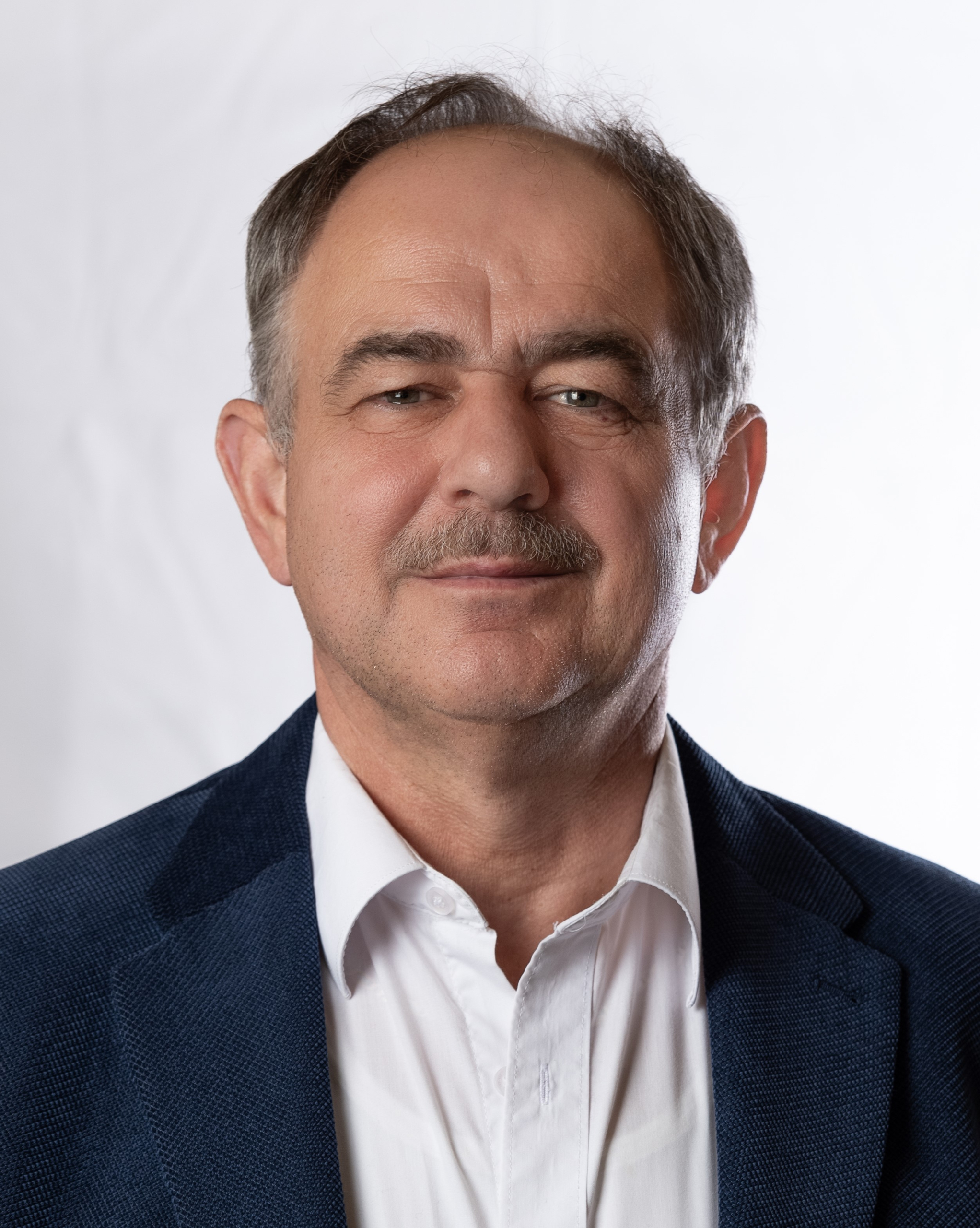 DOHOS LÁSZLÓ